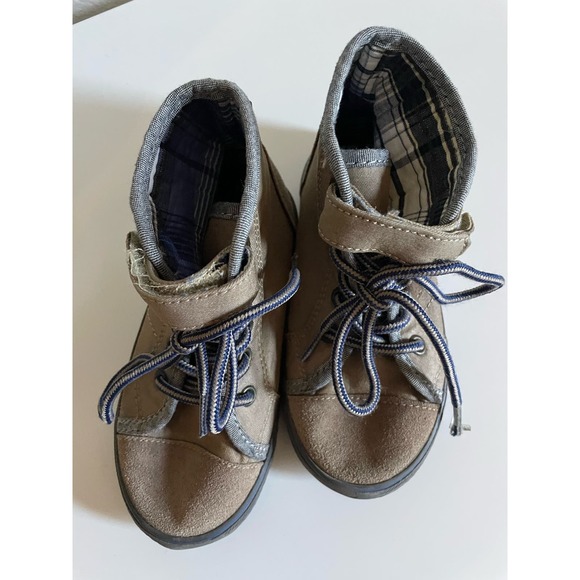 Canvas high top sneaker childs size 9 - Picture 6 of 8